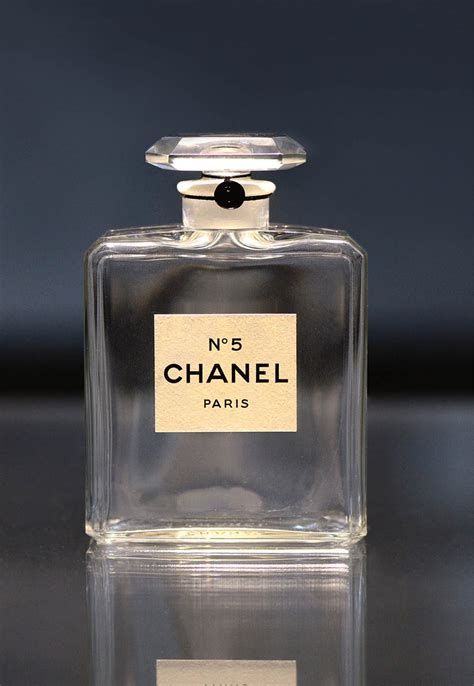 Chanel N°5: foto del profumo più famoso del mondo 